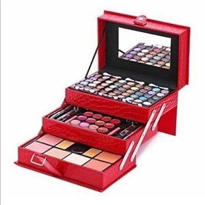 Maùve Professional Leather Case/Mirror Makeup Kit
